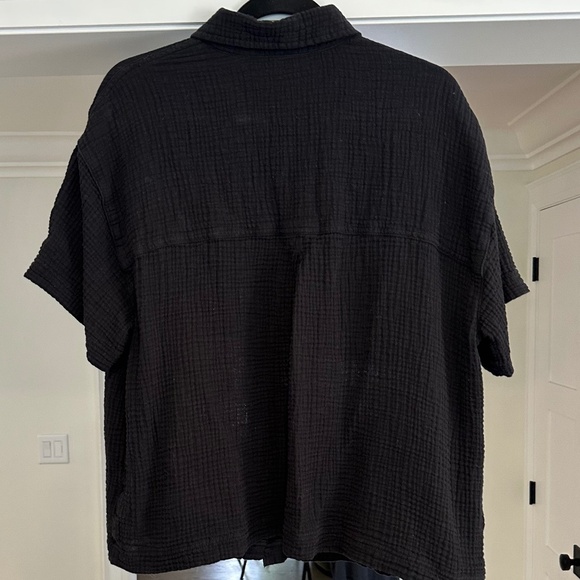 Joe Fresh Black Crinkle Pattern Short Sleeve Button-Up Top - Size 1X - Picture 6 of 8